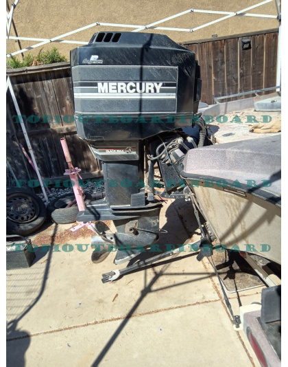 Mercury Black Max 200 HP 2 Stroke Outboard Boat Motor - Fresh Water Used Mercury Black Max 200 HP 2 Stroke Outboard Boat Motor - Fresh Water Used