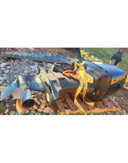 outboard motor 4 stroke Mercury 225hp - Good Condition, only a few scratches outboard motor 4 stroke Mercury 225hp - Good Condition, only a few scratches