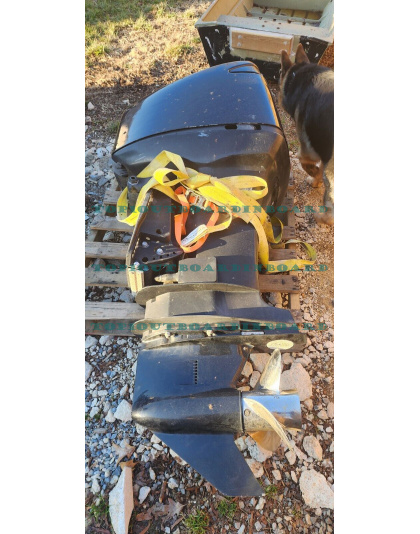outboard motor 4 stroke Mercury 225hp - Good Condition, only a few scratches outboard motor 4 stroke Mercury 225hp - Good Condition, only a few scratches