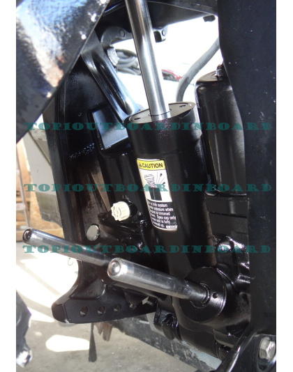 2004 Mercury 225 HP EFI 2 Stroke Outboard Motor For Sale  2004 Mercury 225 HP EFI 2 Stroke Outboard Motor For Sale