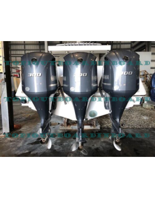 SALE TRIPLE 300HP YAMAHA 4 STROKE OUTBOARD MOTOR 2020